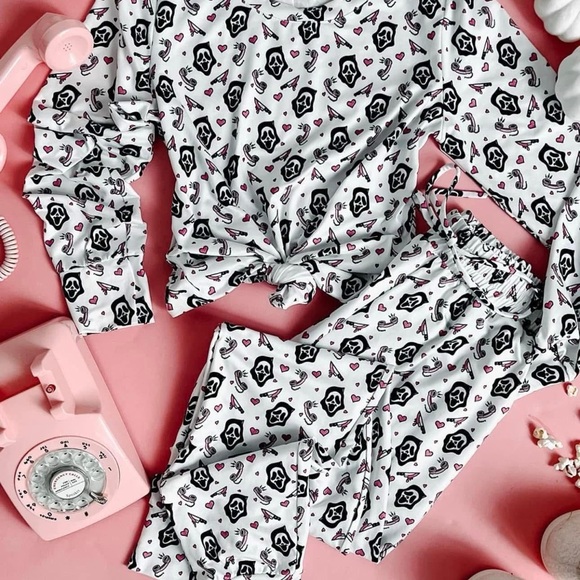 Scream / ghost face pajamas - Picture 1 of 3